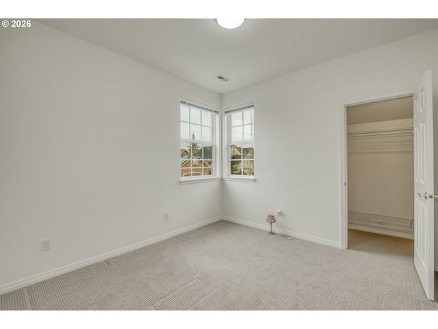 5242 Nw CRADY Ln, Portland, OR 97229