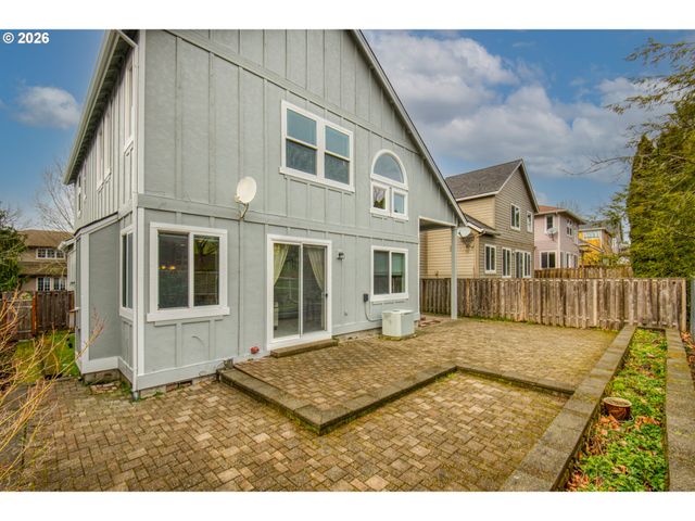 5242 Nw CRADY Ln, Portland, OR 97229