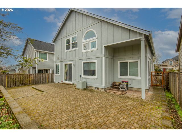 5242 Nw CRADY Ln, Portland, OR 97229