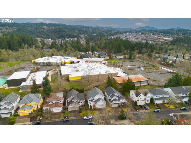 5242 Nw CRADY Ln, Portland, OR 97229