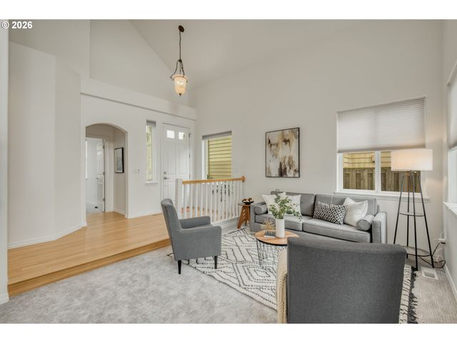 5242 Nw CRADY Ln, Portland, OR 97229