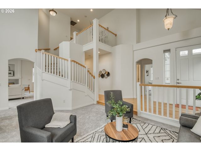 5242 Nw CRADY Ln, Portland, OR 97229