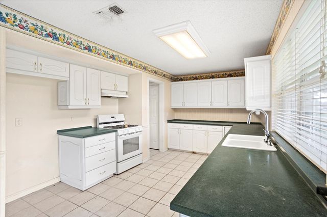 1120 Pierce Road, Red Oak, TX 75154