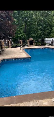 77 Van Buren Street, Port Jefferson Station, NY 11776