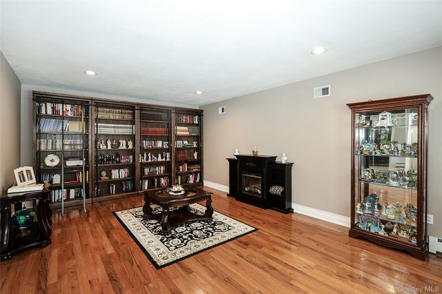 77 Van Buren Street, Port Jefferson Station, NY 11776