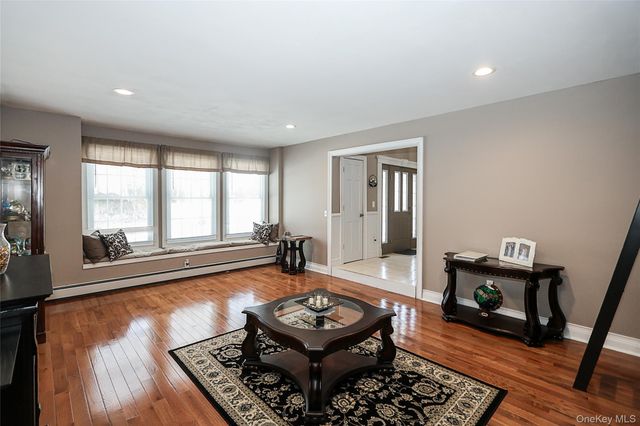 77 Van Buren Street, Port Jefferson Station, NY 11776