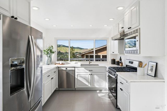 1036 Lea Dr, San Rafael, CA 94903