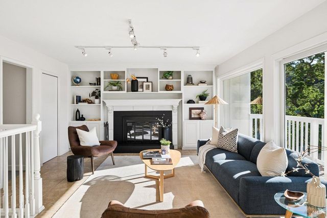 1036 Lea Dr, San Rafael, CA 94903