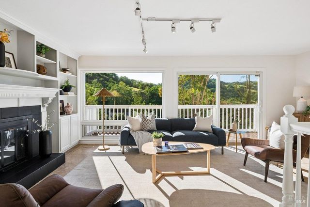 1036 Lea Dr, San Rafael, CA 94903