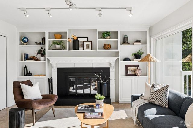 1036 Lea Dr, San Rafael, CA 94903