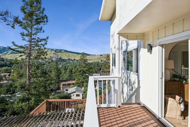 1036 Lea Dr, San Rafael, CA 94903