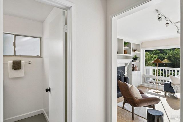 1036 Lea Dr, San Rafael, CA 94903