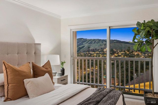 1036 Lea Dr, San Rafael, CA 94903