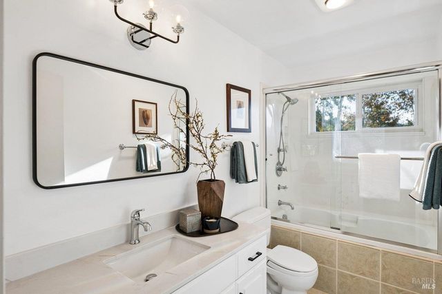 1036 Lea Dr, San Rafael, CA 94903