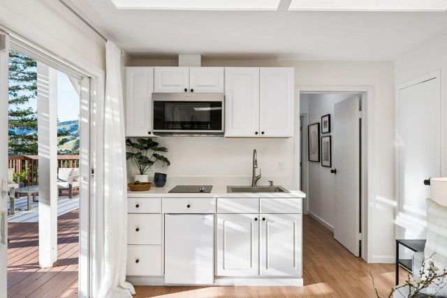 1036 Lea Dr, San Rafael, CA 94903