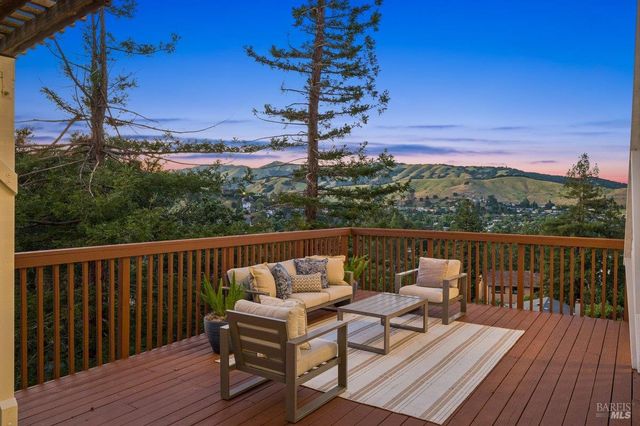 1036 Lea Dr, San Rafael, CA 94903