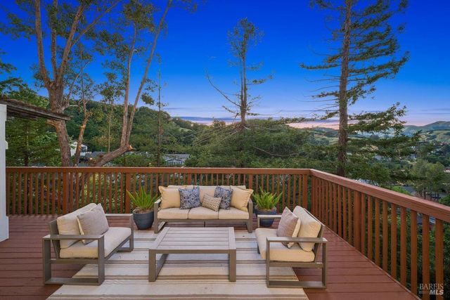 1036 Lea Dr, San Rafael, CA 94903