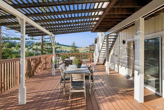 1036 Lea Dr, San Rafael, CA 94903