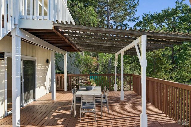 1036 Lea Dr, San Rafael, CA 94903