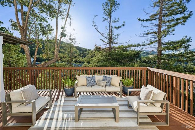 1036 Lea Dr, San Rafael, CA 94903