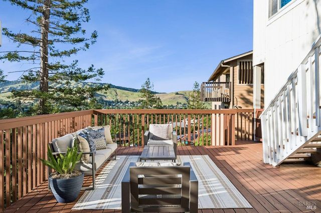 1036 Lea Dr, San Rafael, CA 94903