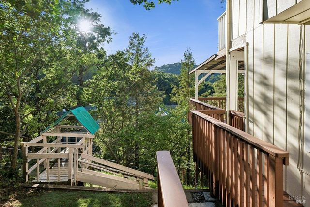 1036 Lea Dr, San Rafael, CA 94903