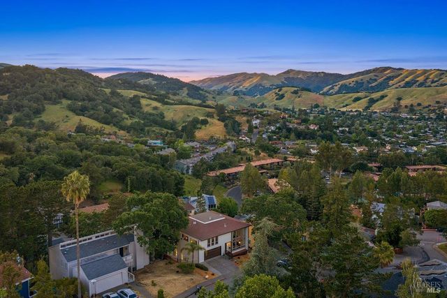 1036 Lea Dr, San Rafael, CA 94903