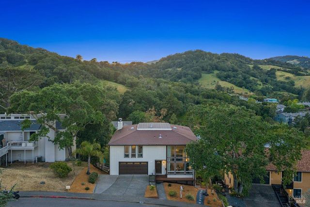 1036 Lea Dr, San Rafael, CA 94903