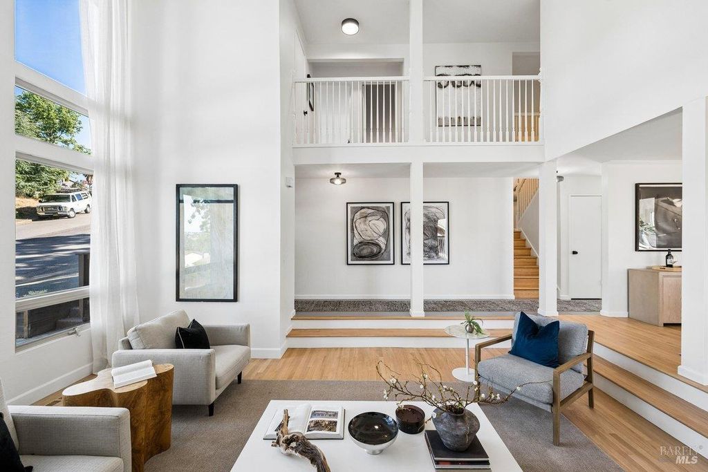 1036 Lea Dr, San Rafael, CA 94903