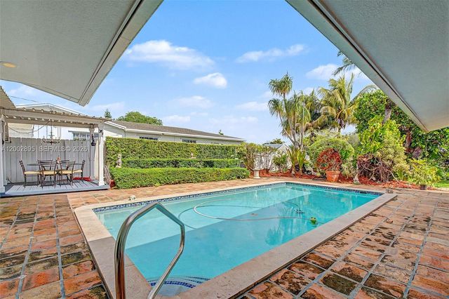 10841 SW 68th Dr, Miami, FL 33173