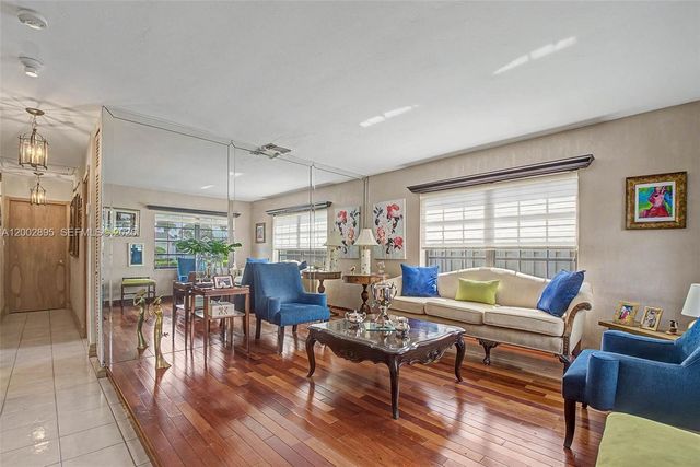 10841 SW 68th Dr, Miami, FL 33173