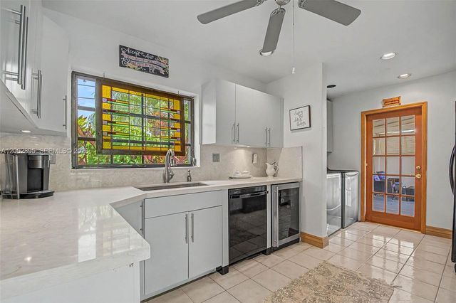 10841 SW 68th Dr, Miami, FL 33173