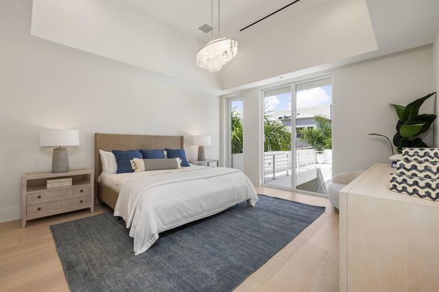 812 Palm Trail, Delray Beach, FL 33483
