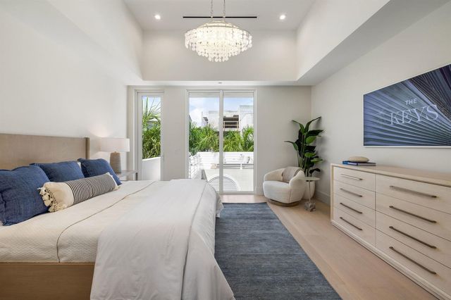 812 Palm Trail, Delray Beach, FL 33483