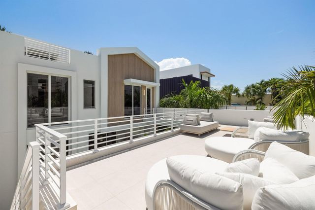 812 Palm Trail, Delray Beach, FL 33483