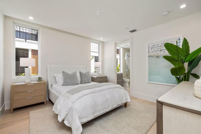 812 Palm Trail, Delray Beach, FL 33483