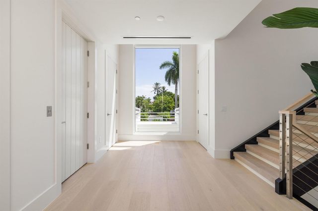 812 Palm Trail, Delray Beach, FL 33483