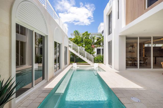 812 Palm Trail, Delray Beach, FL 33483