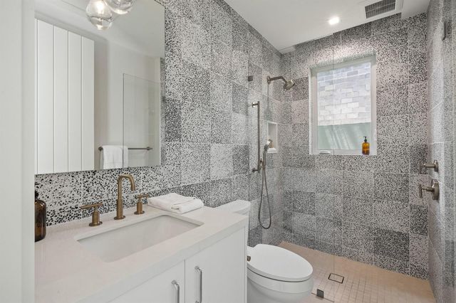 812 Palm Trail, Delray Beach, FL 33483