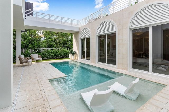 812 Palm Trail, Delray Beach, FL 33483