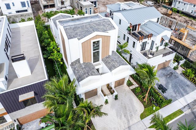 812 Palm Trail, Delray Beach, FL 33483