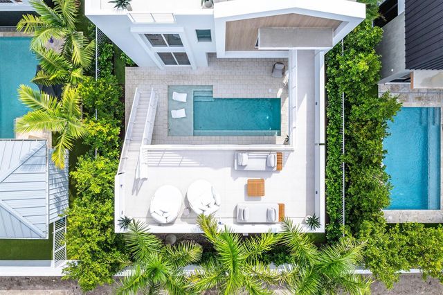 812 Palm Trail, Delray Beach, FL 33483