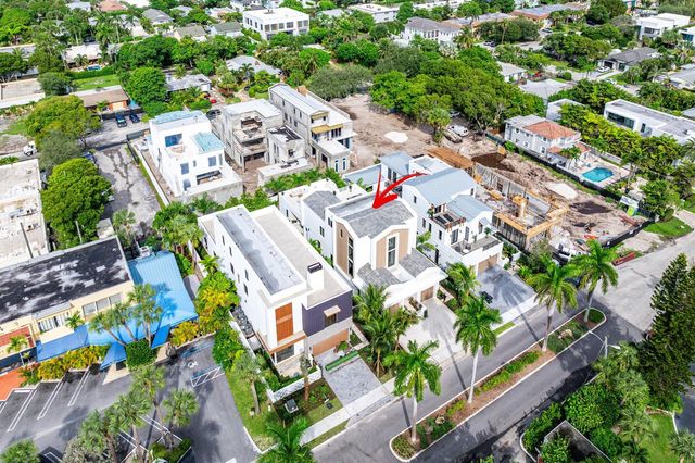 812 Palm Trail, Delray Beach, FL 33483