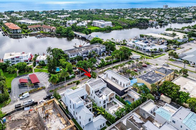 812 Palm Trail, Delray Beach, FL 33483