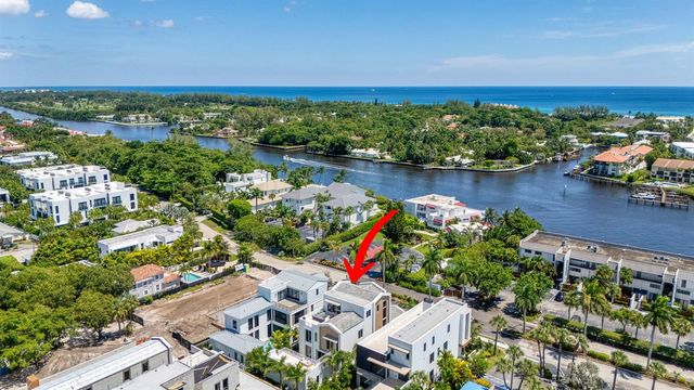 812 Palm Trail, Delray Beach, FL 33483