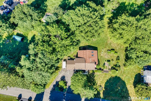 17 Woodlawn Road, Monroe, CT 06468