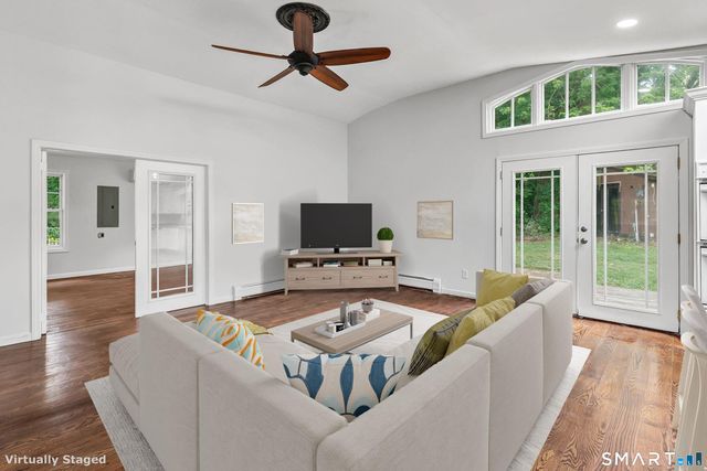 17 Woodlawn Road, Monroe, CT 06468