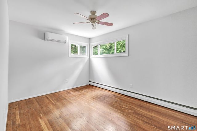 17 Woodlawn Road, Monroe, CT 06468