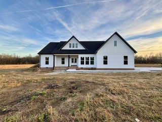 1826 Pocahontas Rd, Morrison, TN 37357