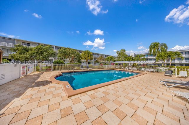 15610 NE 6th Ave 7D, Miami, FL 33162